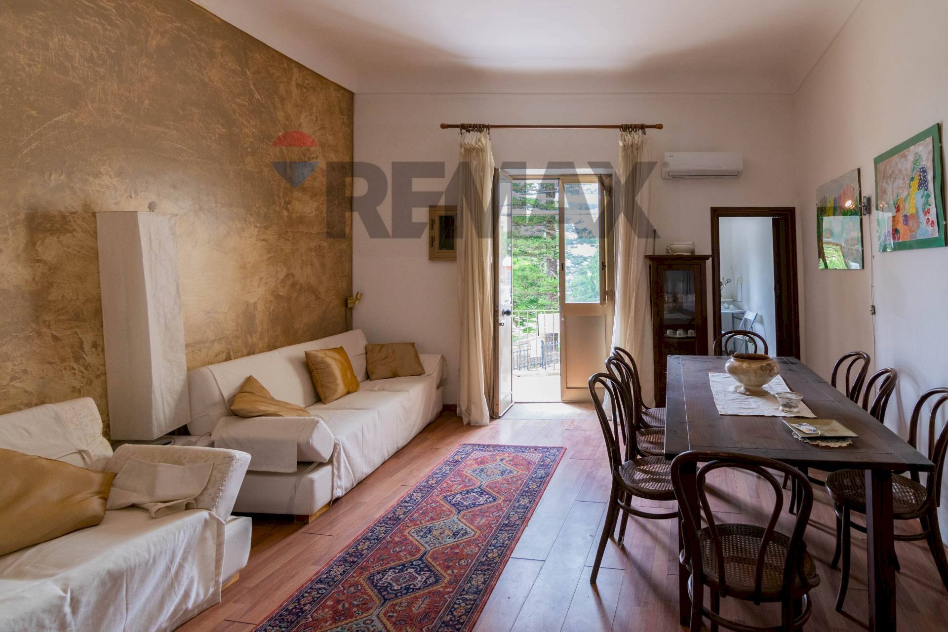 Sala da pranzo - Casa indipendente Via San Pietro
 
5, Licodia Eubea - foto 1