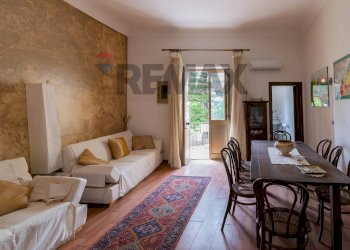 Sala da pranzo - Casa indipendente Via San Pietro
 
5, Licodia Eubea - foto 1