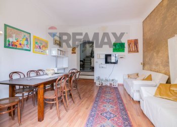 Sala da pranzo - Casa indipendente Via San Pietro
 
5, Licodia Eubea - foto 2
