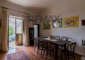 Sala da pranzo - Casa indipendente Via San Pietro
 
5, Licodia Eubea - foto 3