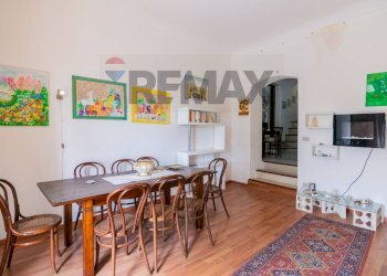 Sala da pranzo - Casa indipendente Via San Pietro
 
5, Licodia Eubea - foto 4