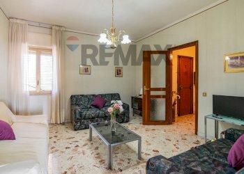 Soggiorno - Apartment Via Vincenzo Bellini
 
12, Mascalucia - photo 7