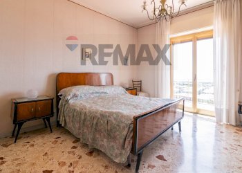 Camera / camera da letto - Apartment Via Vincenzo Bellini
 
12, Mascalucia - photo 9
