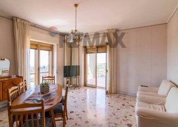 Sala da pranzo - Apartment Via Vincenzo Bellini
 
12, Mascalucia - photo 20