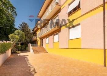 Edificio all\'aperto - Casa semi indipendente VIA PELLICO SILVIO
 
3, Serra San Quirico - foto 1