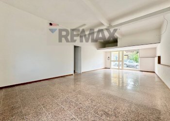 Stanza vuota - Commercial Premises Via Augusto Silvestrelli
 
23, Manziana - photo 4