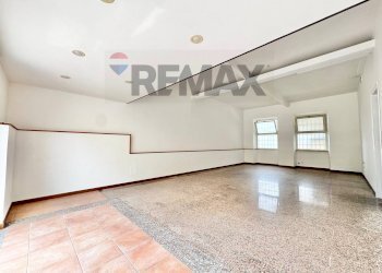 Stanza vuota - Commercial Premises Via Augusto Silvestrelli
 
23, Manziana - photo 7