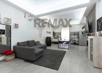 Sala da pranzo - Four-room apartment via acitrezza
 
8, Catania - photo 1
