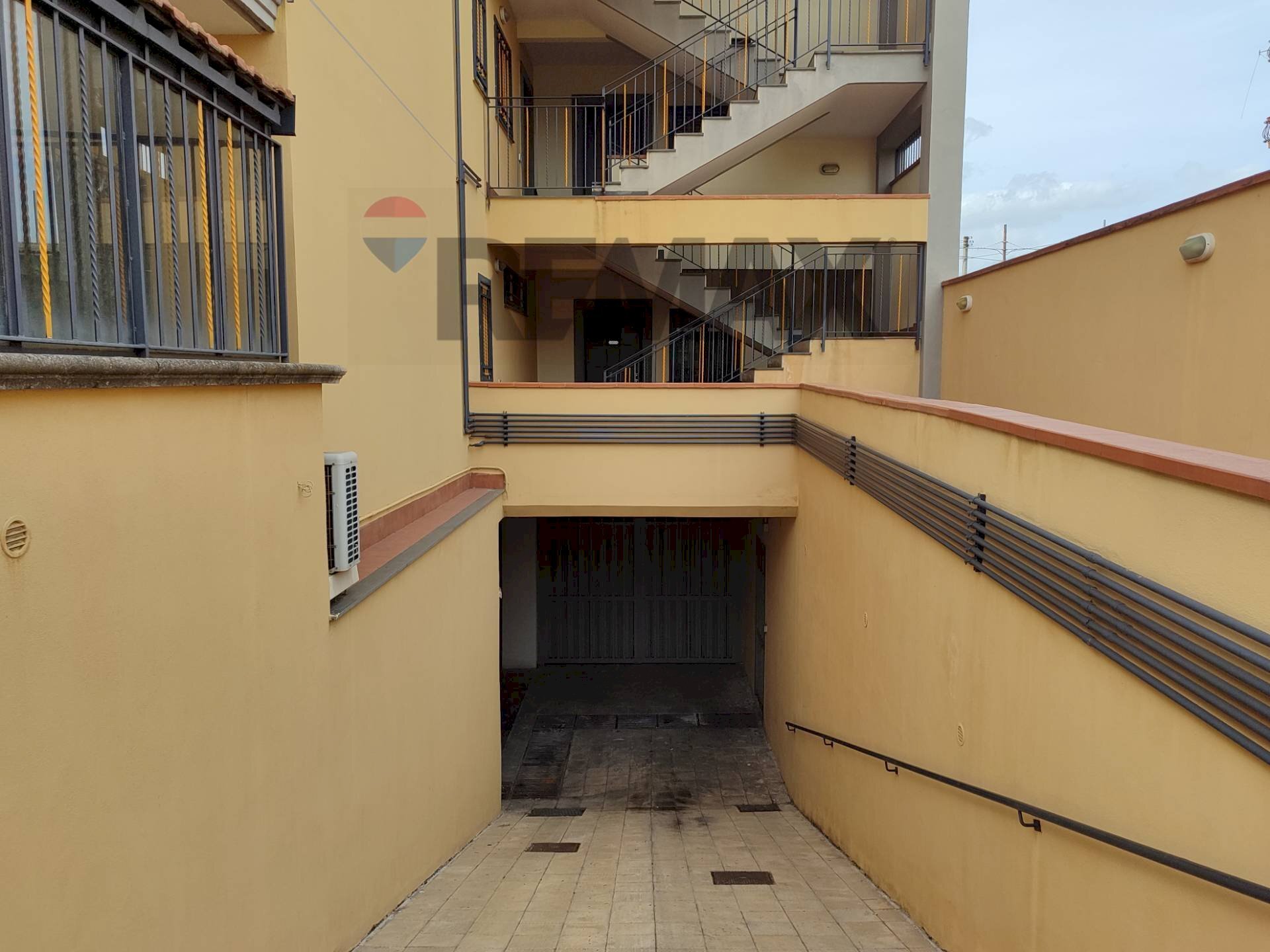 Edificio all\'aperto - Warehouse Via Martiri di Via Fani
58, Misterbianco - photo 2