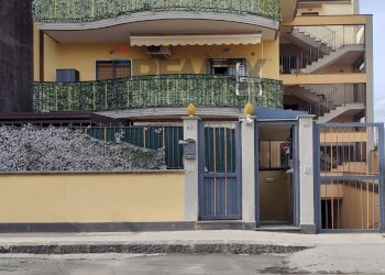 Edificio all\'aperto - Warehouse Via Martiri di Via Fani
 
58, Misterbianco - photo 1