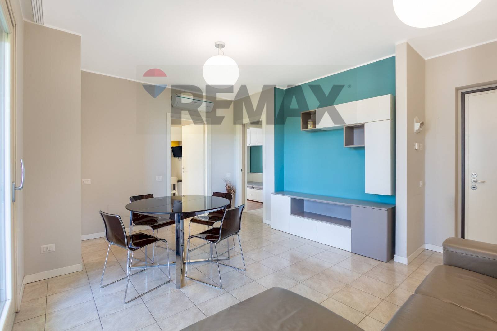 Sala da pranzo - Three-room apartment VIA GIOTTO
2, Segrate - photo 3