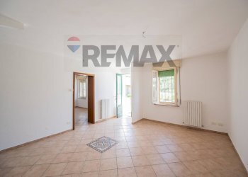 Stanza vuota - Independent house VIA GEMINIOLO
 
40, Boretto - photo 5