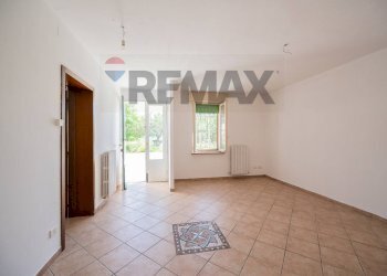 Stanza vuota - Independent house VIA GEMINIOLO
 
40, Boretto - photo 7