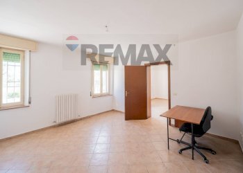 Stanza vuota - Independent house VIA GEMINIOLO
 
40, Boretto - photo 11