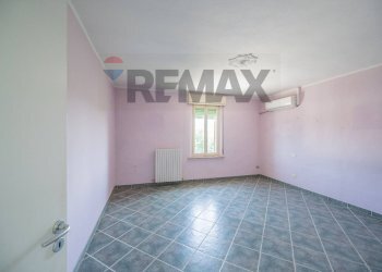 Stanza vuota - Independent house VIA GEMINIOLO
 
40, Boretto - photo 38