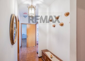 Hall / corridoio - Four-room apartment Via Gregorio Agnini
 
13, Carpi - photo 36