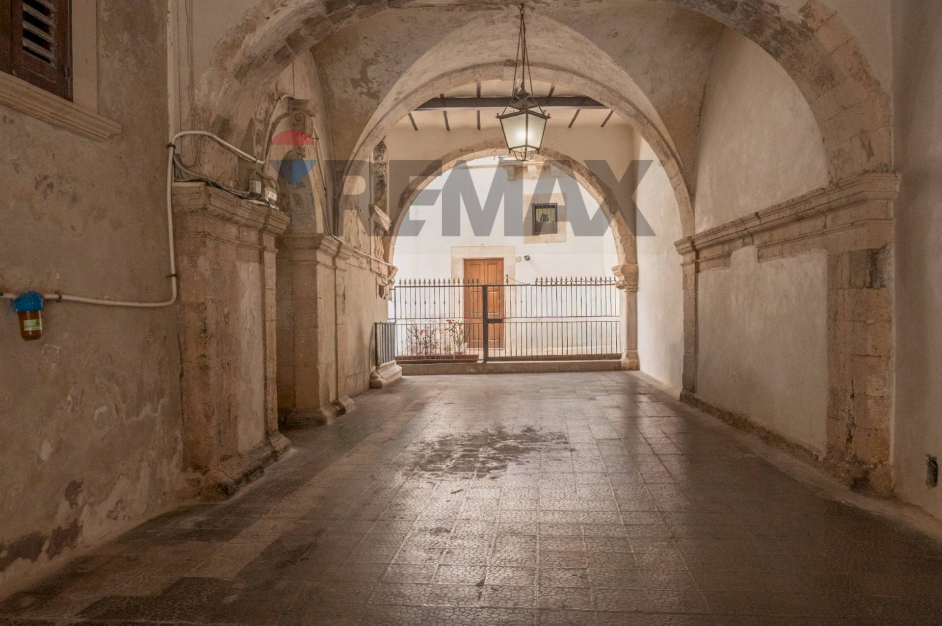 Ricezione / Lobby - Casa indipendente Via della Maestranza
 
116, Siracusa - foto 1