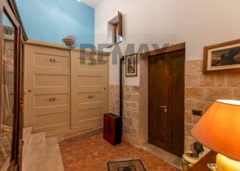 Hall / corridoio - Casa indipendente Via della Maestranza
 
116, Siracusa - foto 3