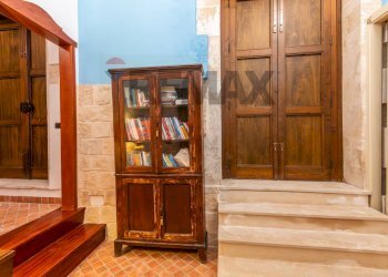 Scale - Casa indipendente Via della Maestranza
 
116, Siracusa - foto 4