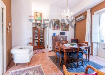 Sala da pranzo - Casa indipendente Via della Maestranza
 
116, Siracusa - foto 10