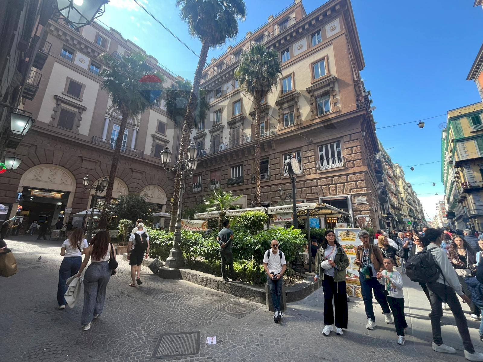 Edificio all\'aperto - Appartamento Via San Mattia
15, Napoli - foto 2