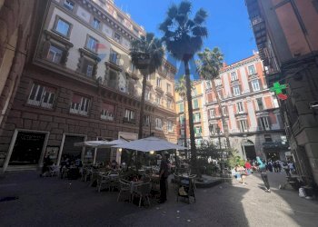 Edificio all\'aperto - Three-room apartment Via San Mattia
 
15, Napoli - photo 1