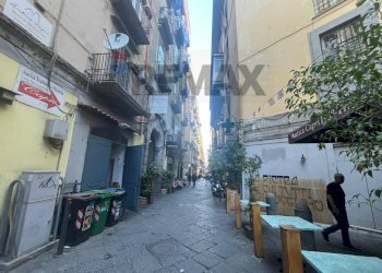 Edificio all\'aperto - Three-room apartment Via San Mattia
 
15, Napoli - photo 5