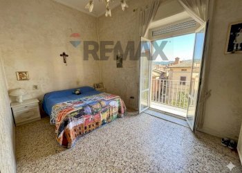 Camera / camera da letto - Three-room apartment Via San Mattia
 
15, Napoli - photo 8