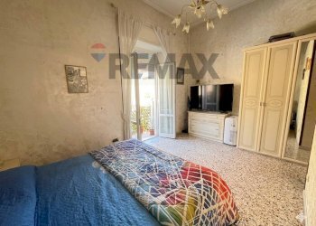 Camera / camera da letto - Three-room apartment Via San Mattia
 
15, Napoli - photo 9