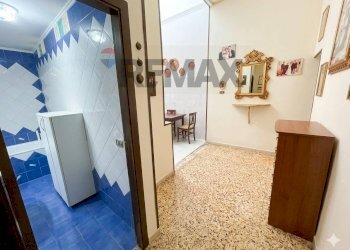 Hall / corridoio - Three-room apartment Via San Mattia
 
15, Napoli - photo 16