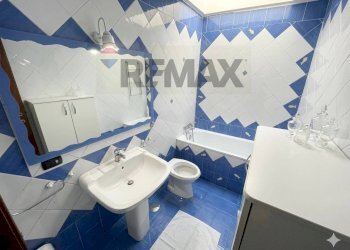 Bagno - Three-room apartment Via San Mattia
 
15, Napoli - photo 18