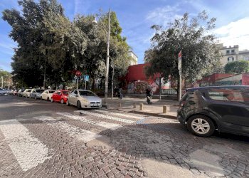 Edificio all\'aperto - Commercial Premises Napoli - photo 1