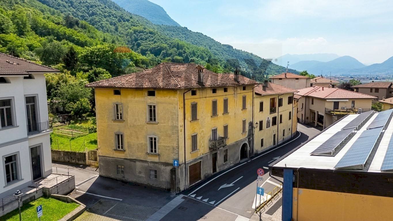 Edificio all\'aperto - Semi-detached house Via Don Stefano Gelmi
 
41, Pian Camuno - photo 1