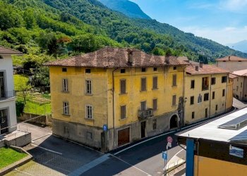 Edificio all\'aperto - Semi-detached house Via Don Stefano Gelmi
 
41, Pian Camuno - photo 2