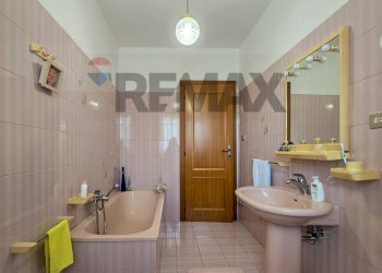 Bagno - Apartment Via Aldo Moro
 
70, Pescara - photo 45
