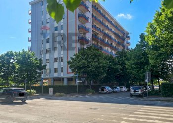 Edificio all\'aperto - Apartment Via Aldo Moro
 
70, Pescara - photo 1