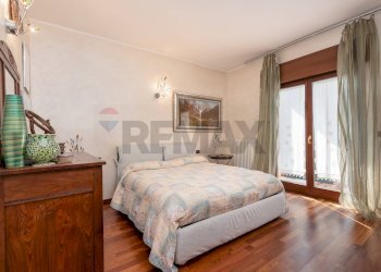 Camera / camera da letto - Villa Palazzago - photo 20