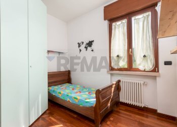 Camera / camera da letto - Villa Palazzago - photo 24