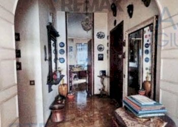 Hall / corridoio - Four-room apartment Via Monte Grappa
 
19, Novara - photo 7