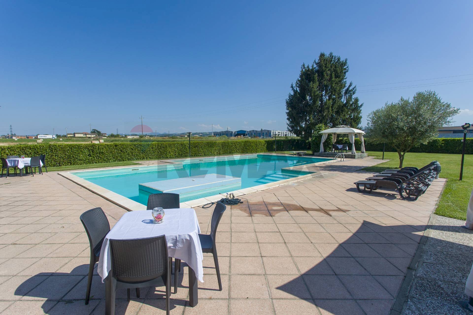 Piscina - Hotel Via Langhirano
44, Langhirano - photo 3