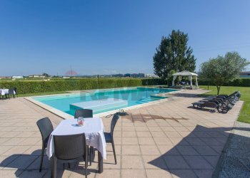 Piscina - Hotel Via Langhirano
44, Langhirano - photo 3