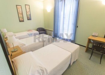 Camera / camera da letto - Hotel via langhirano
44, Langhirano - photo 14