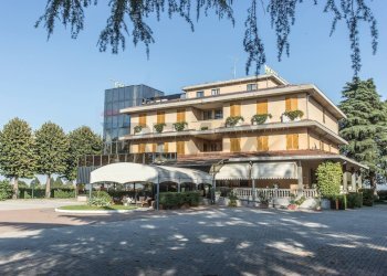 Edificio all\'aperto - Hotel via langhirano
44, Langhirano - photo 42