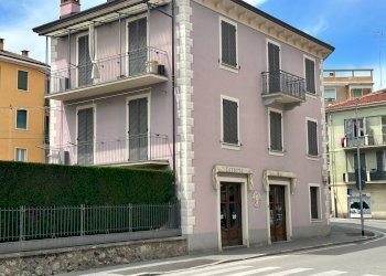 il fabbricato - Four-room apartment Via Quadrone, Mondovì - photo 1