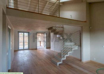 Scale - Three-room apartment Via Sant'Isidoro
 
1, Bogogno - photo 7