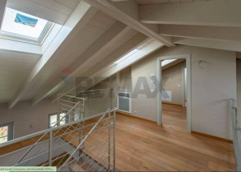 Scale - Three-room apartment Via Sant'Isidoro
 
1, Bogogno - photo 11