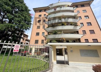 Edificio all\'aperto - Box Via Ponzella
25/bis, Busto Arsizio - photo 1