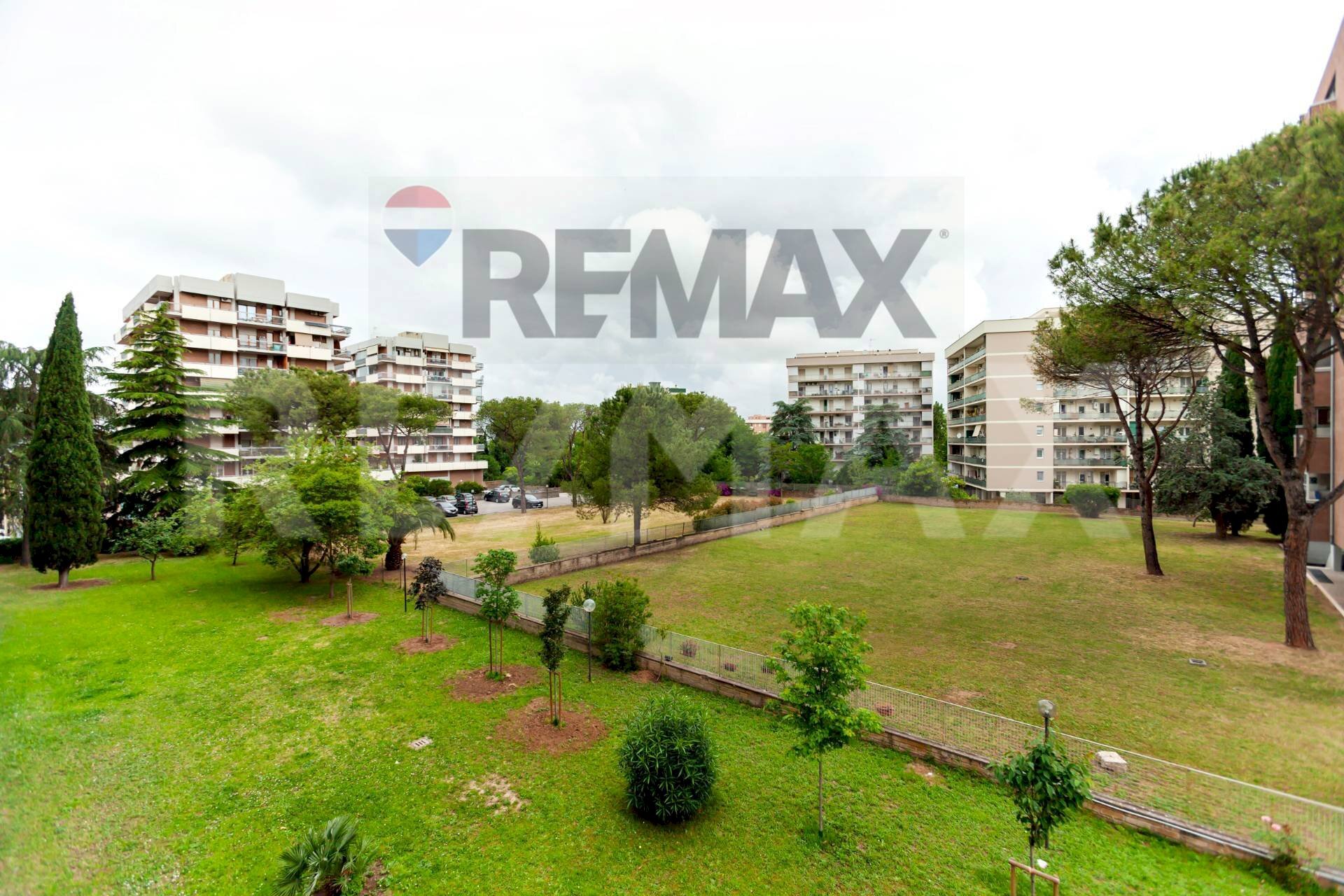 Edificio all\'aperto - Trilocale Roma - foto 2