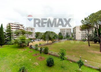 Edificio all\'aperto - Trilocale Roma - foto 2