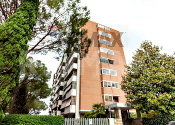 Edificio all\'aperto - Trilocale Roma - foto 9